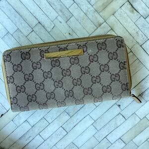 Authentic Gucci Tan Gold Monogram GG Zip Long Wallet Card Holder 2152